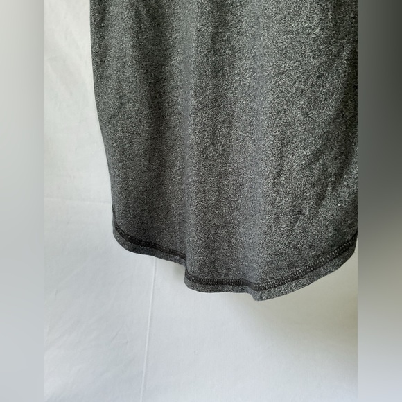 ⭐️see package deal* Hollister curved hem tshirt men’s XS - Picture 8 of 8